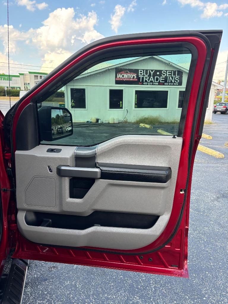 2017 Ford F-150 - $17,995