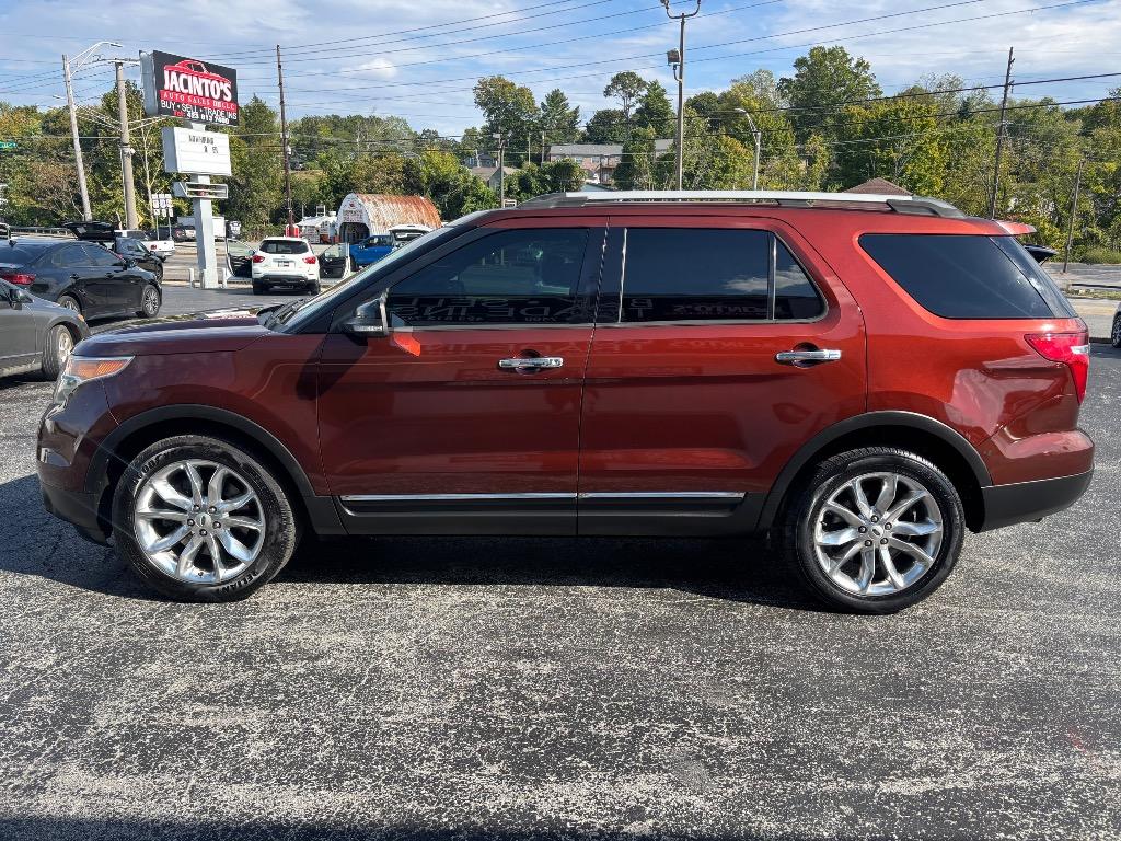 2015 Ford Explorer - $13,995