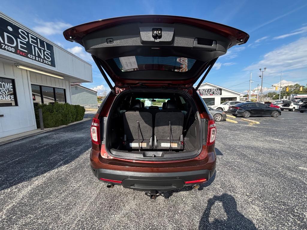 2015 Ford Explorer - $13,995