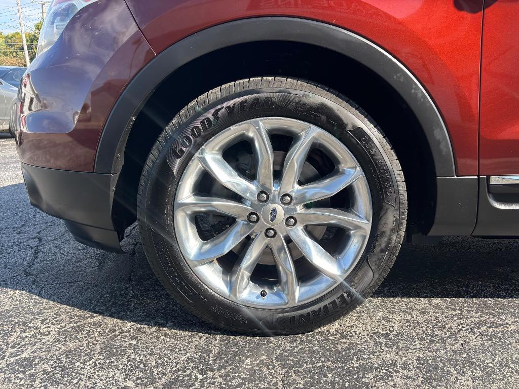 2015 Ford Explorer - $13,995