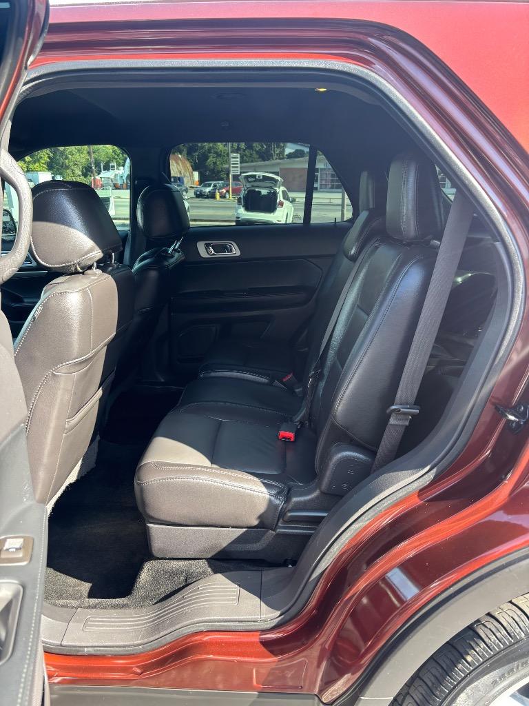 2015 Ford Explorer - $13,995
