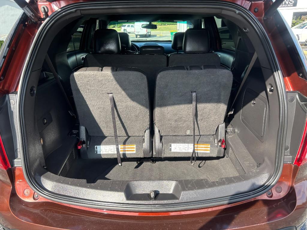 2015 Ford Explorer - $13,995