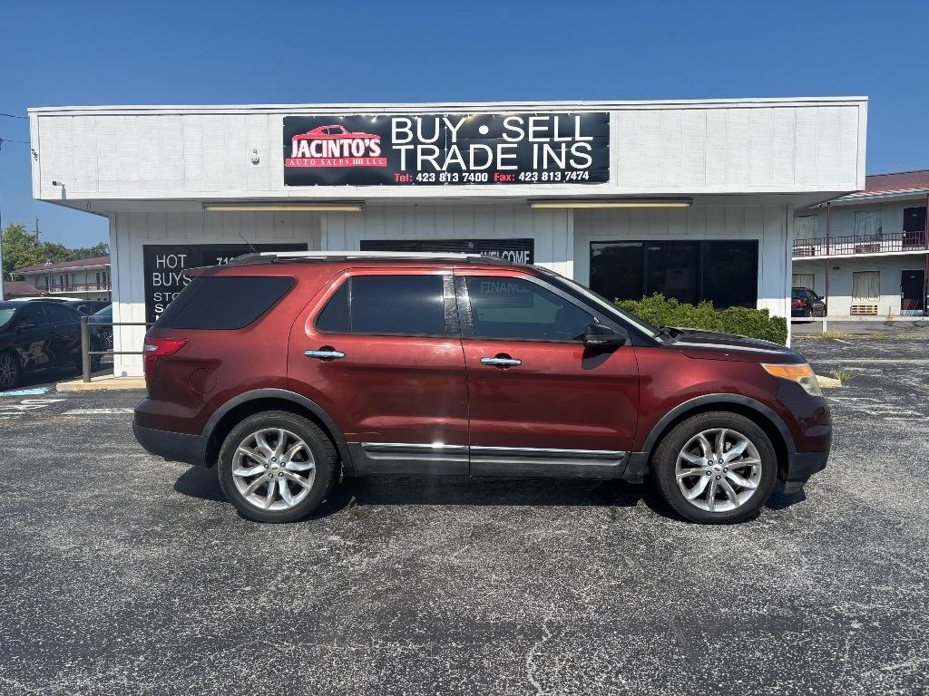 2015 Ford Explorer - $13,995