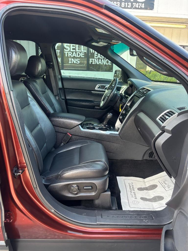 2015 Ford Explorer - $13,995