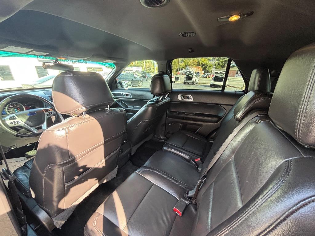 2015 Ford Explorer - $13,995