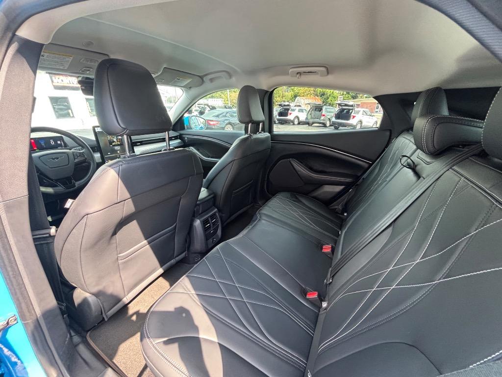 2022 Ford Mustang - $27,995