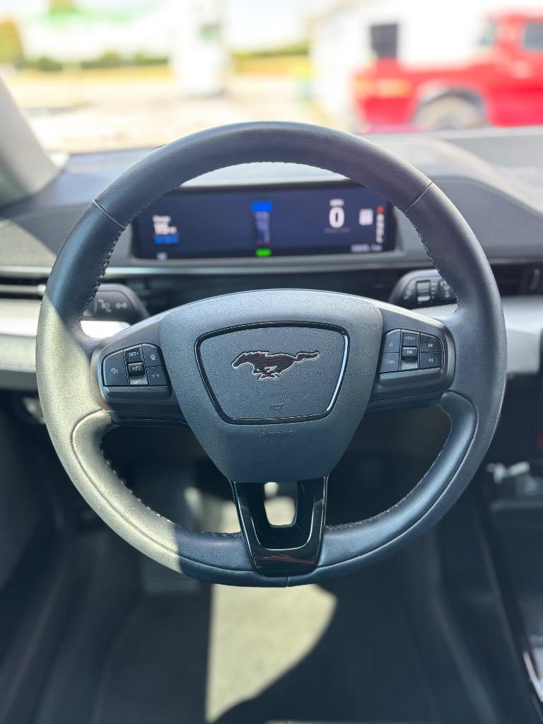 2022 Ford Mustang - $27,995