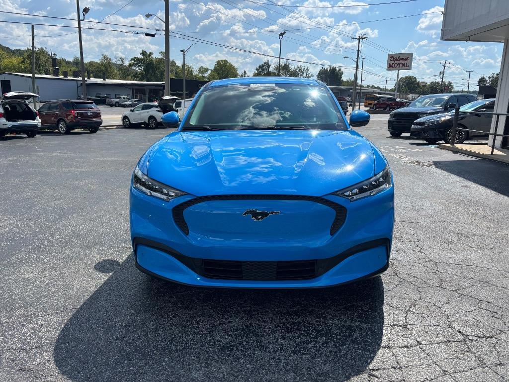 2022 Ford Mustang - $27,995
