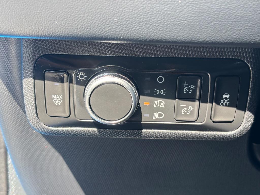 2022 Ford Mustang - $27,995