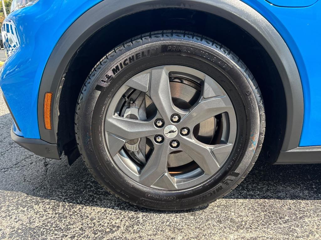 2022 Ford Mustang - $27,995
