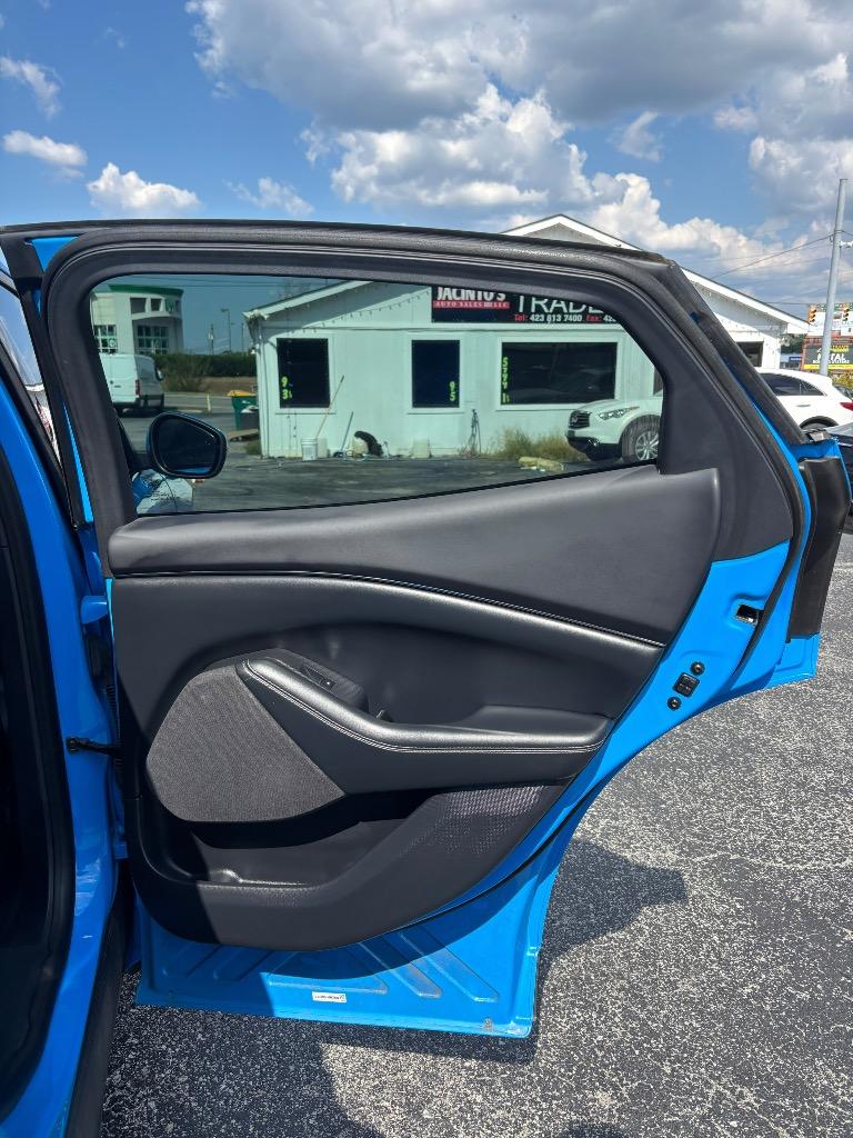 2022 Ford Mustang - $27,995