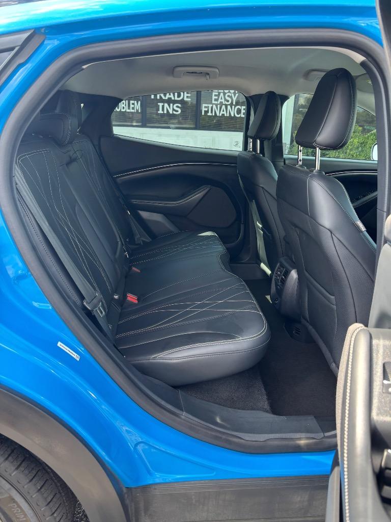 2022 Ford Mustang - $27,995