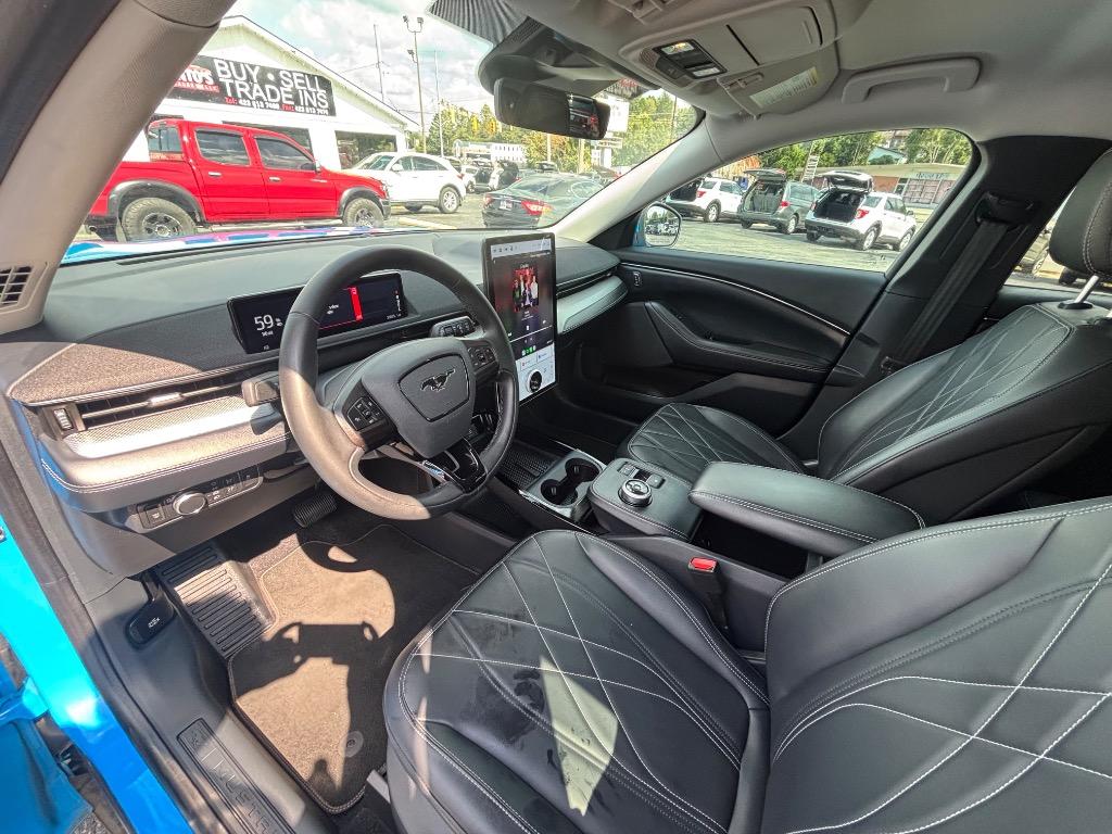 2022 Ford Mustang - $27,995