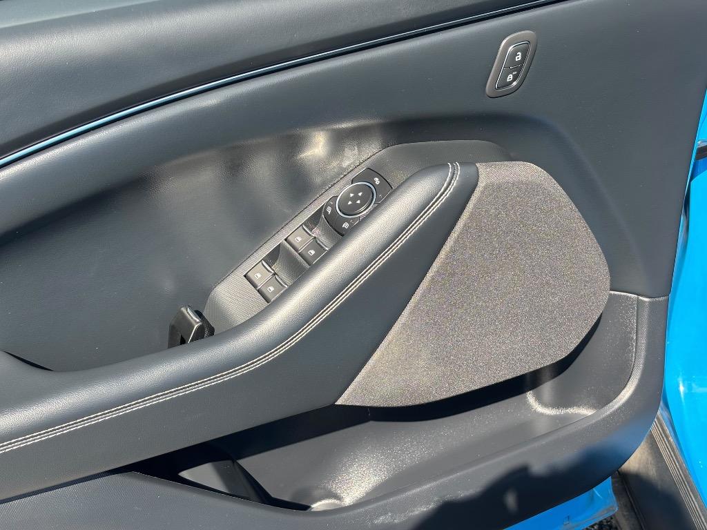 2022 Ford Mustang - $27,995