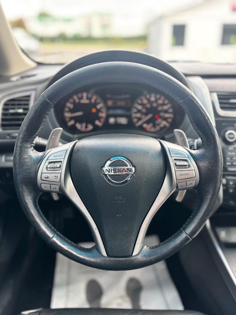 2015 Nissan Altima - $9,995
