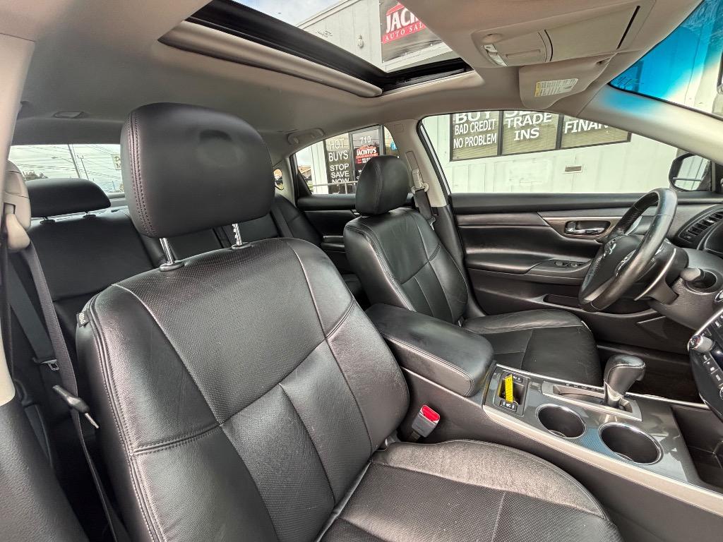 2015 Nissan Altima - $9,995