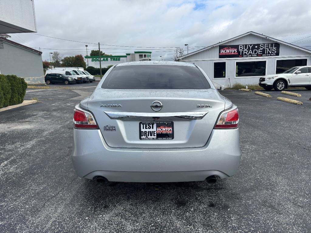 2015 Nissan Altima - $9,995