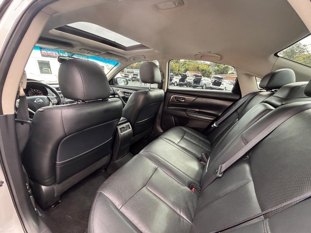 2015 Nissan Altima - $9,995