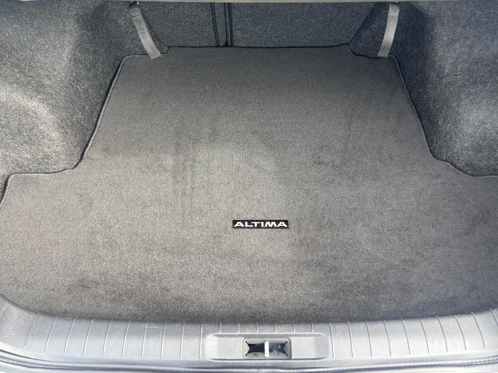 2015 Nissan Altima - $9,995