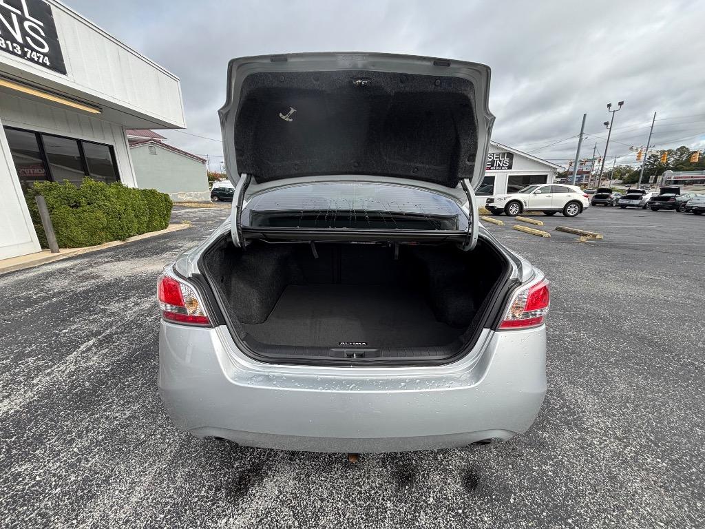 2015 Nissan Altima - $9,995