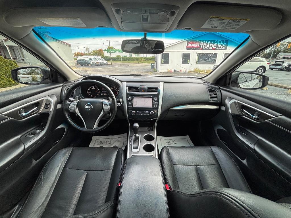 2015 Nissan Altima - $9,995