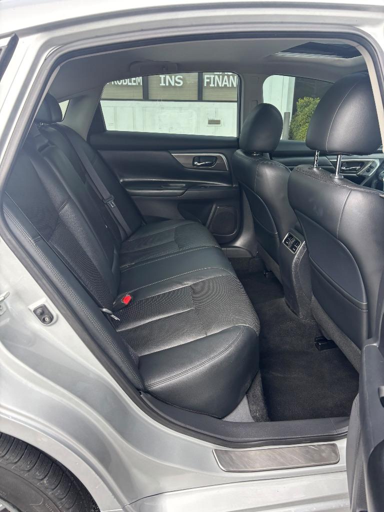 2015 Nissan Altima - $9,995