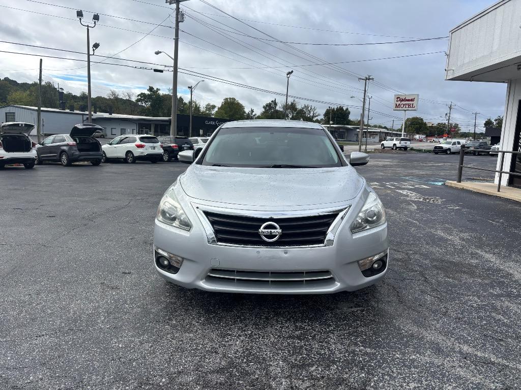 2015 Nissan Altima - $9,995