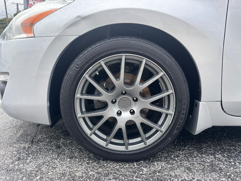 2015 Nissan Altima - $9,995
