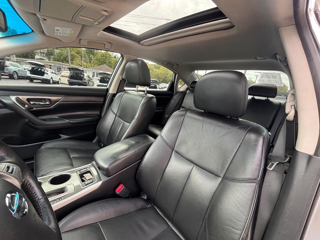 2015 Nissan Altima - $9,995