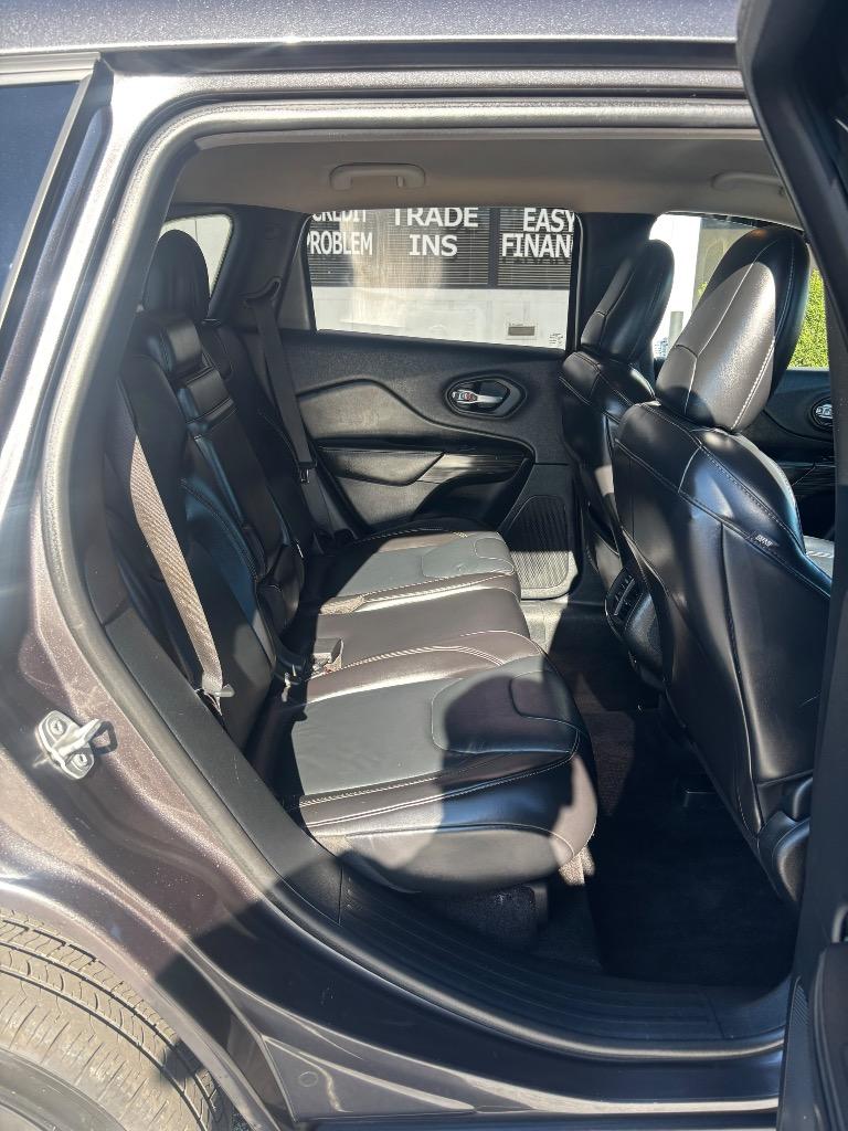 2016 Jeep Cherokee - $11,995