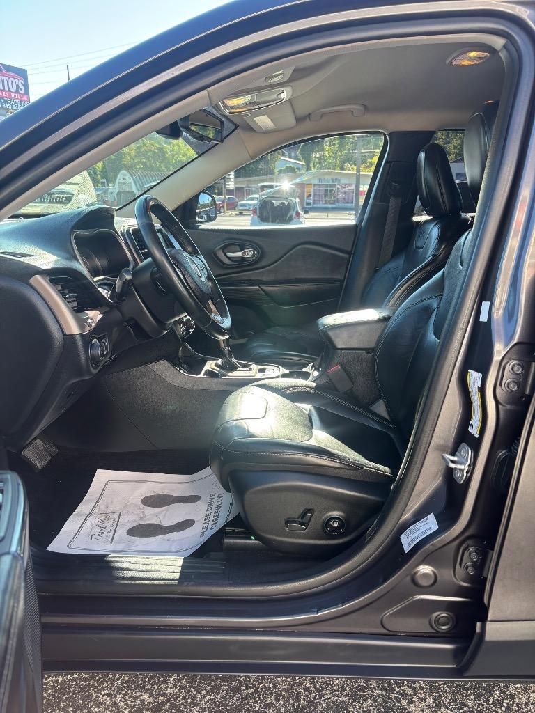 2016 Jeep Cherokee - $11,995