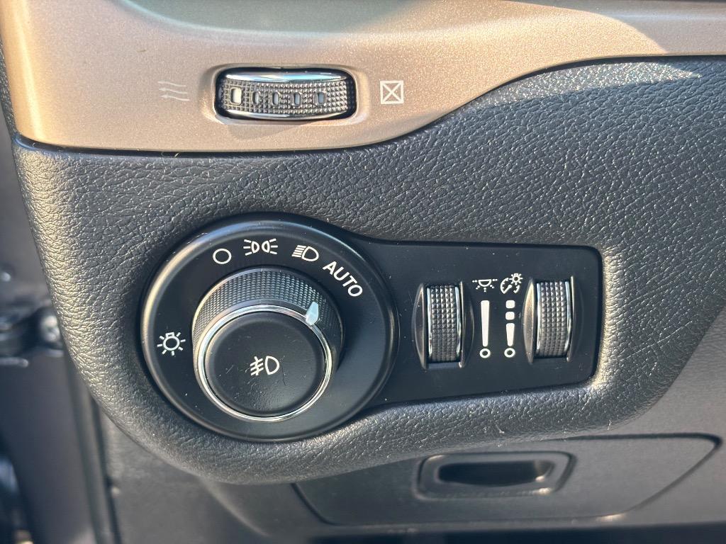 2016 Jeep Cherokee - $11,995
