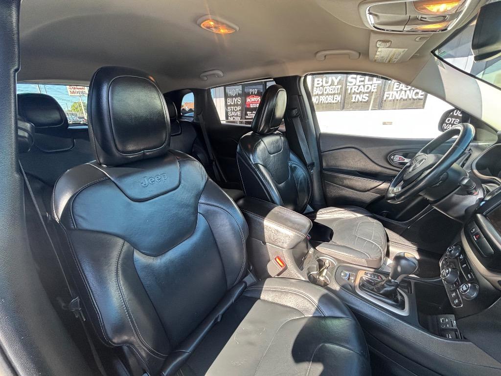 2016 Jeep Cherokee - $11,995