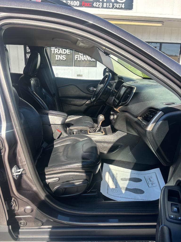 2016 Jeep Cherokee - $11,995