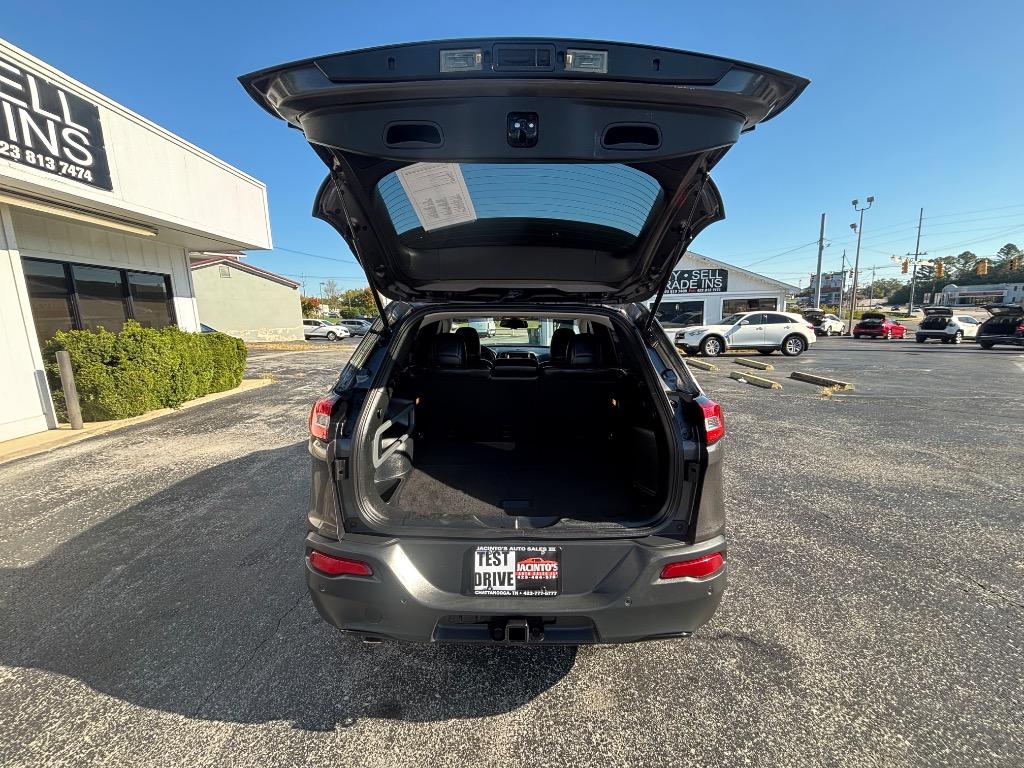 2016 Jeep Cherokee - $11,995