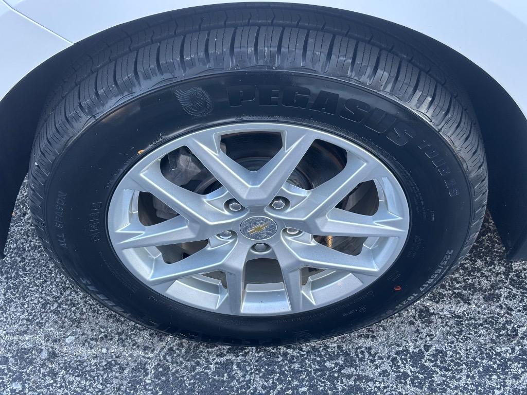 2022 Chevrolet Equinox - $19,995