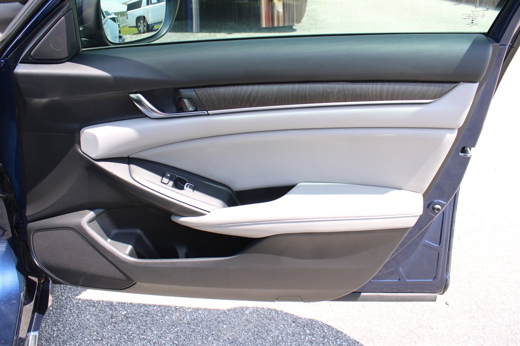 2020 Honda Accord - $19,995