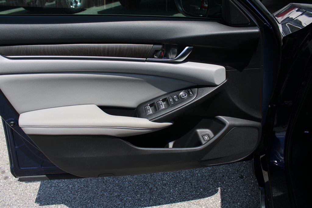 2020 Honda Accord - $19,995