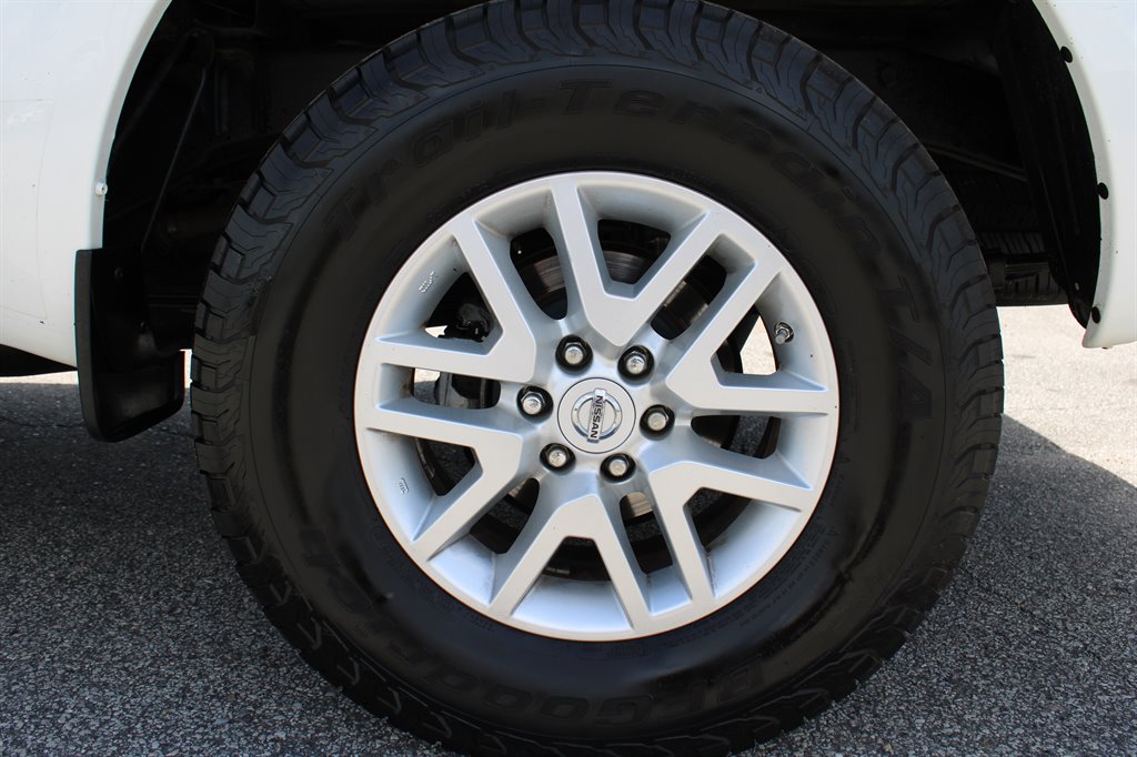 2017 Nissan Frontier SV photo