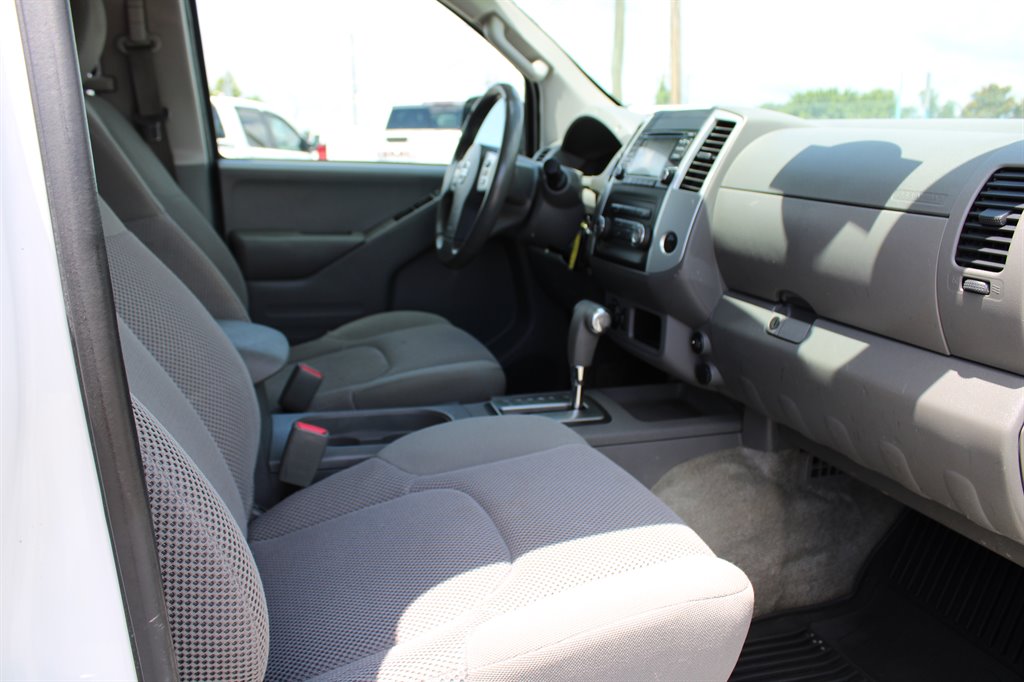 2017 Nissan Frontier SV photo