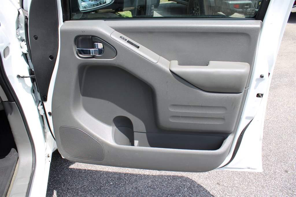 2017 Nissan Frontier SV photo