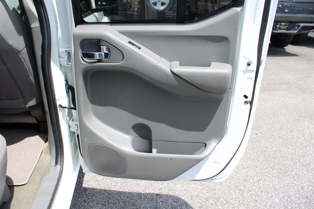 2017 Nissan Frontier SV photo