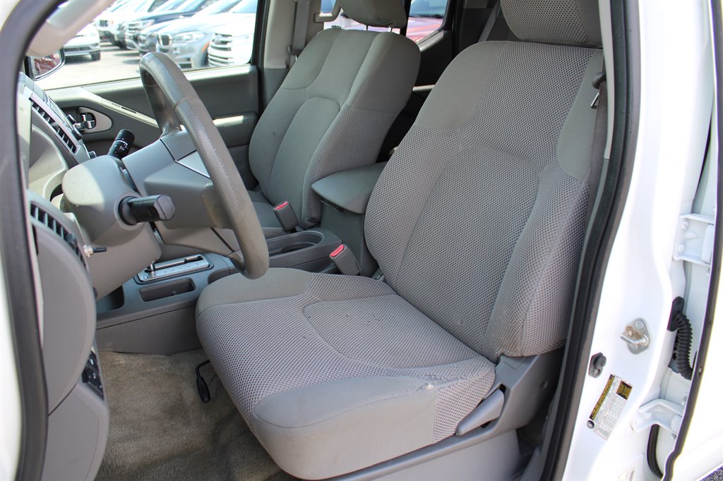 2017 Nissan Frontier SV photo