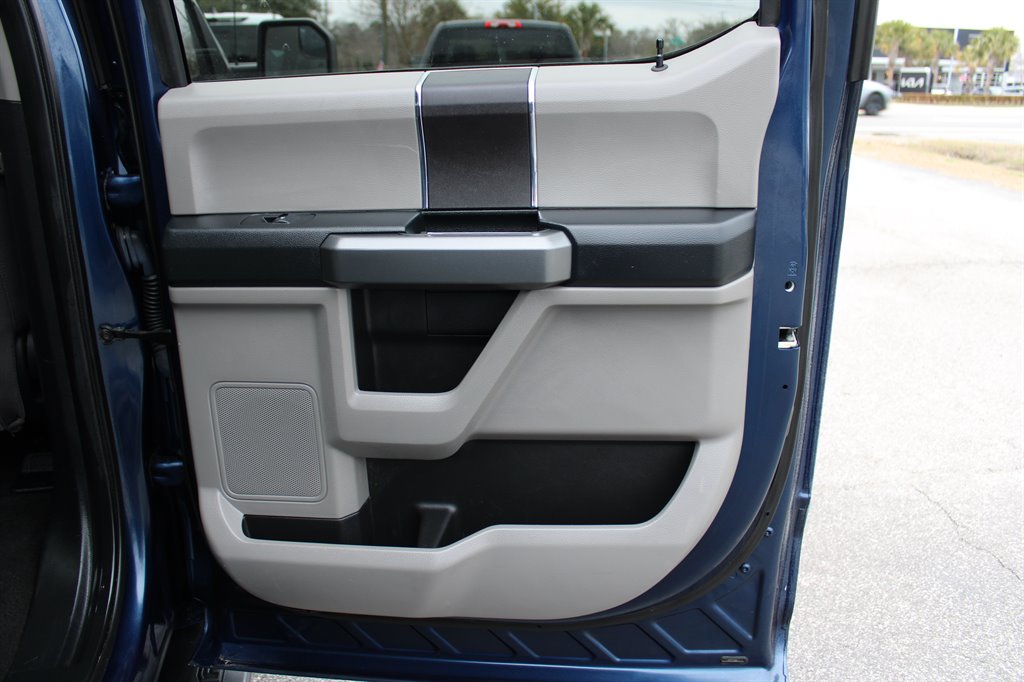 2019 Ford F150 XLT photo