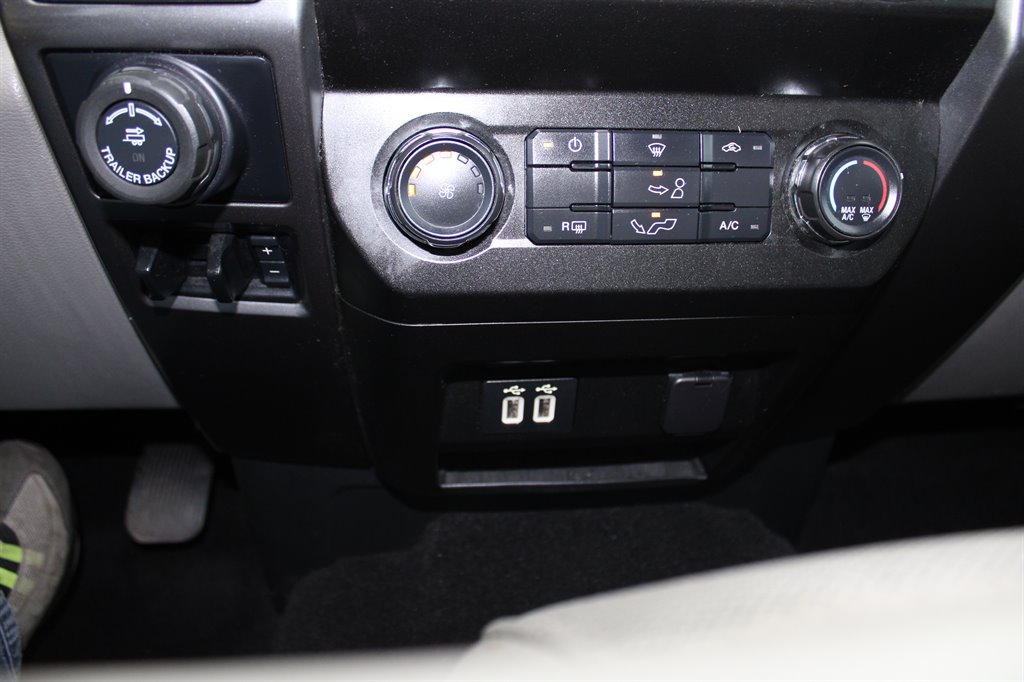 2019 Ford F150 XLT photo