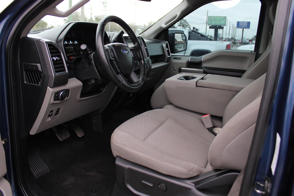 2019 Ford F150 XLT photo