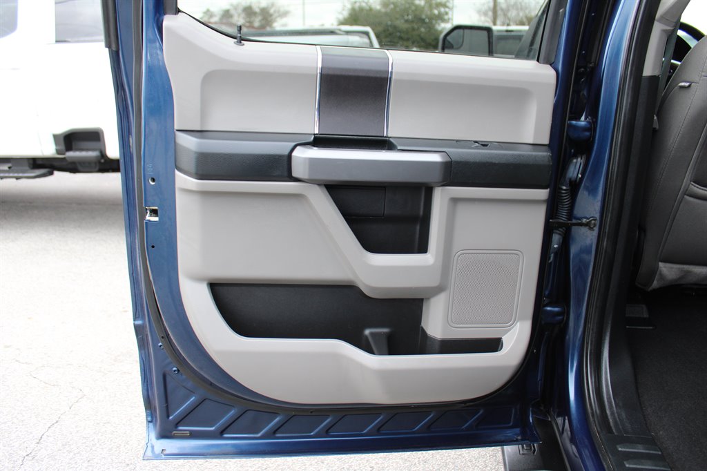 2019 Ford F150 XLT photo