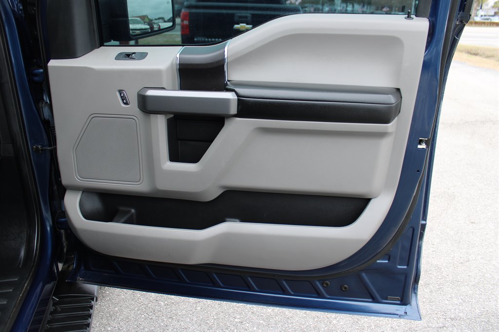 2019 Ford F150 XLT photo