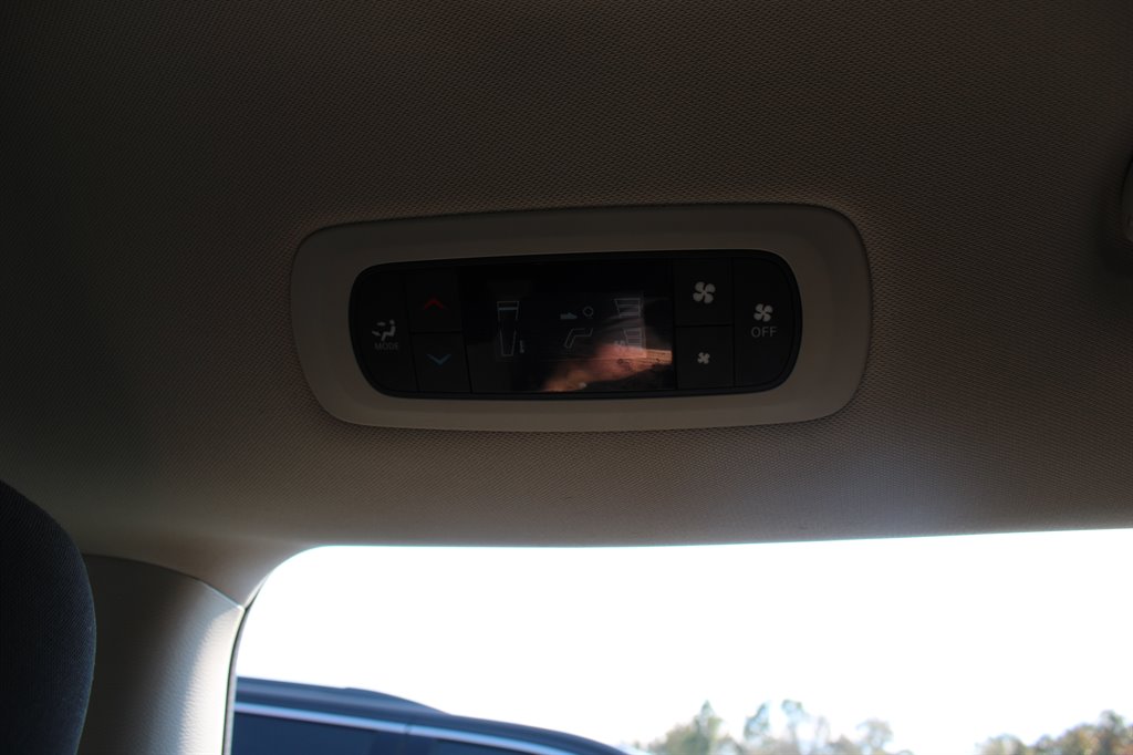 2019 Chrysler Pacifica L photo