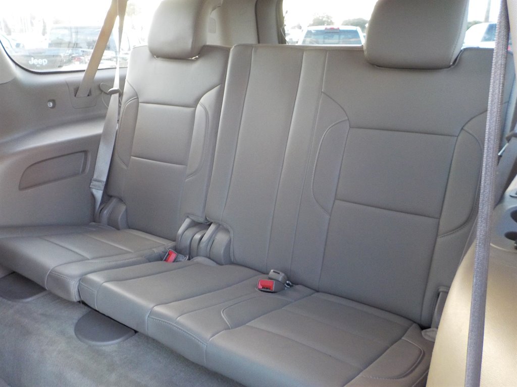 2015 GMC Yukon XL SLT 1500 photo